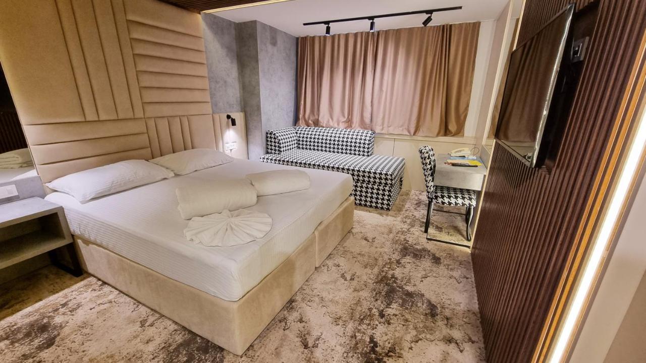 Hollywood Hotel Іліджа Екстер'єр фото