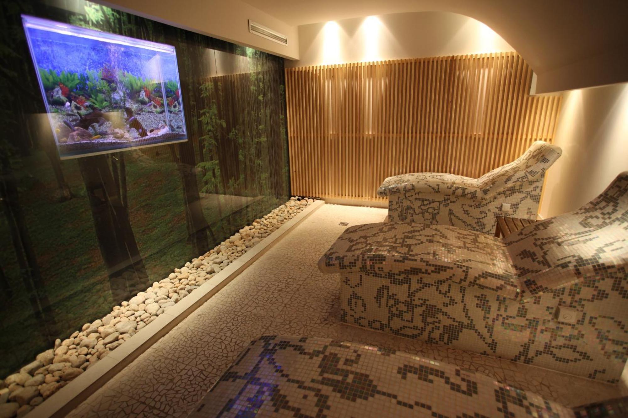 Hollywood Hotel Іліджа Екстер'єр фото