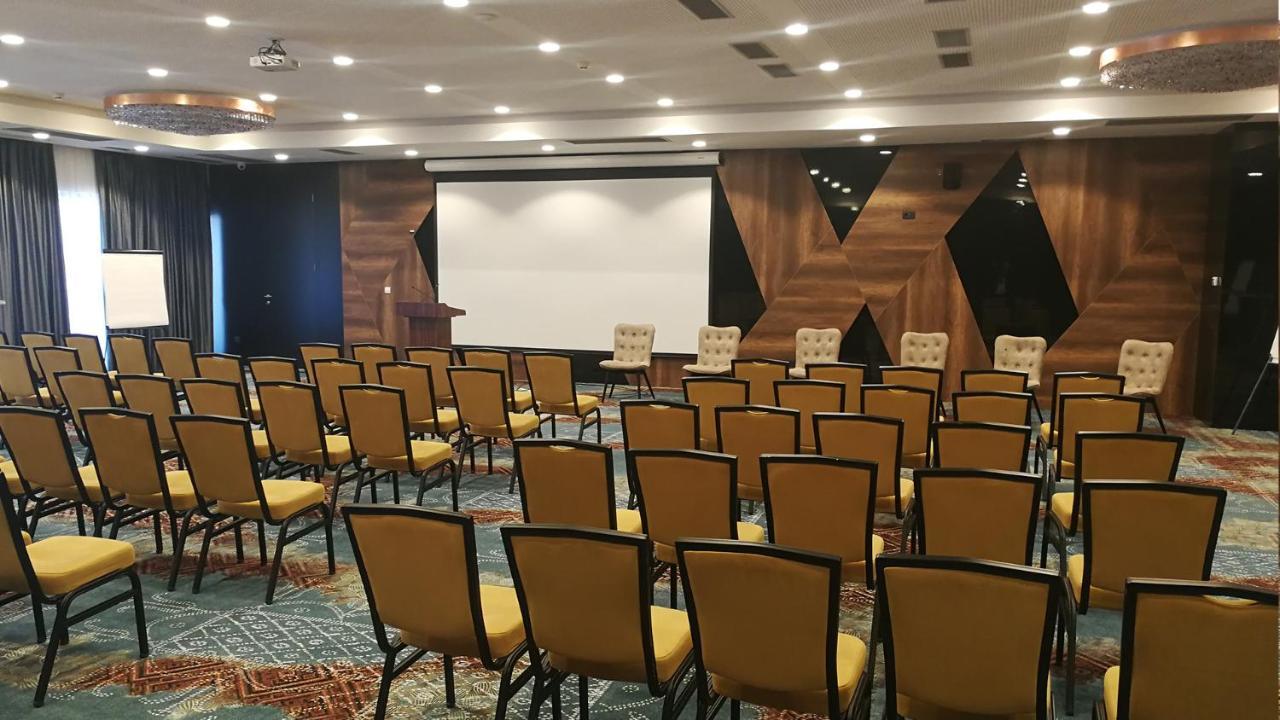 Hollywood Hotel Іліджа Екстер'єр фото